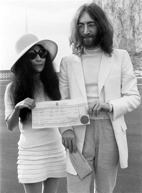 yoko ono naked|John Lennon and Yoko Ono: three vintage prints taken by John。